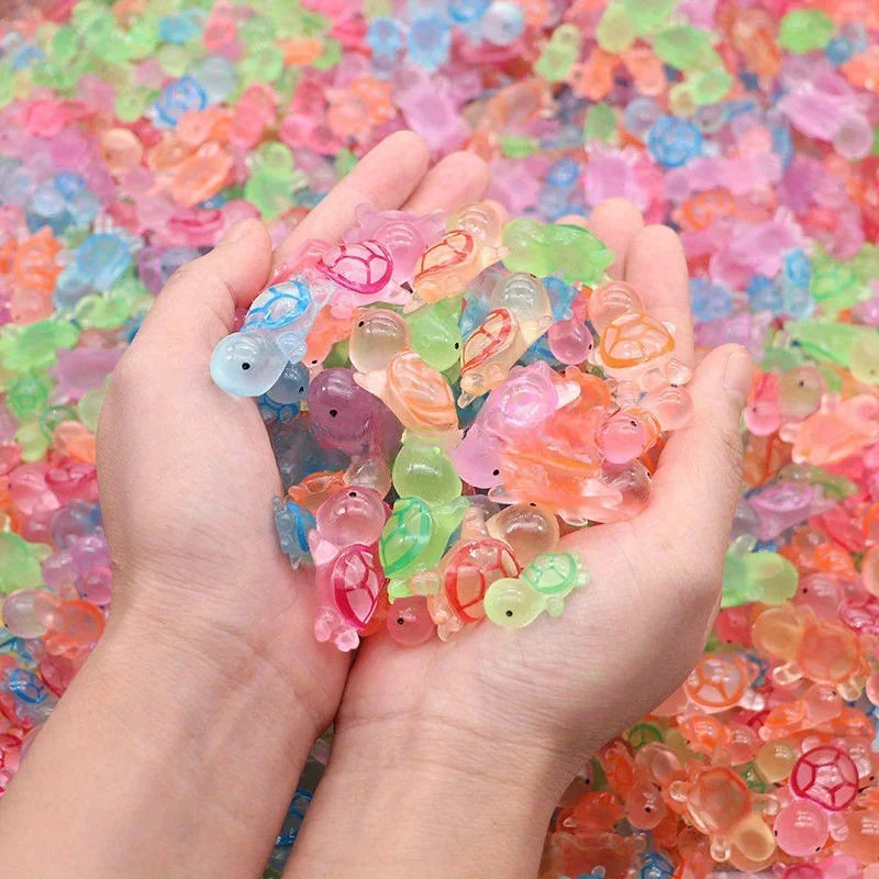 Mini Ocean Resin Turtle Figurines – Cute Home Decor & DIY Accessories