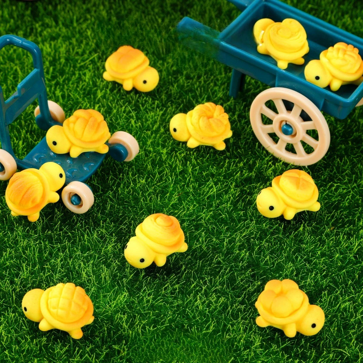 Mini Ocean Resin Turtle Figurines – Cute Home Decor & DIY Accessories